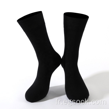 Chaussettes noires vierges en coton noir
